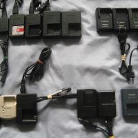 Продавам Оригинални зарядни за фотоапарати, снимка 1 - Батерии, зарядни - 45496774