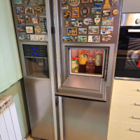 Продавам  хладилник с фризер, снимка 1 - Хладилници - 45017636