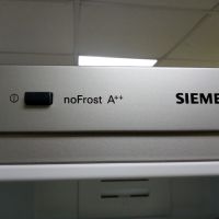 Иноксов комбиниран хладилник с фризер Сименс Siemens Total no frost 2 години гаранция!, снимка 8 - Хладилници - 45746227