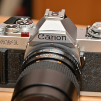 Canon AV-1, снимка 2 - Фотоапарати - 44995287