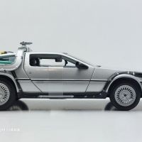 KAST-Models Умален модел на DeLorean Back to the Future II Welly 1/24, снимка 4 - Колекции - 45452779