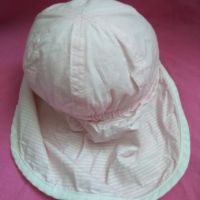 Лятна шапка Hello Kitty, размер 48, снимка 2 - Бебешки шапки - 45097721