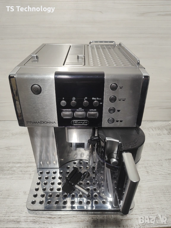 Кафеавтомат - робот Delonghi PRIMADONNA ESAM 6600 с кана / Капучино, снимка 1