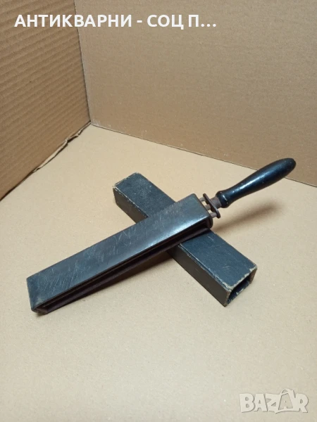 Соц Старо Немско  Кожено Бръснарско Точило Масат., снимка 1