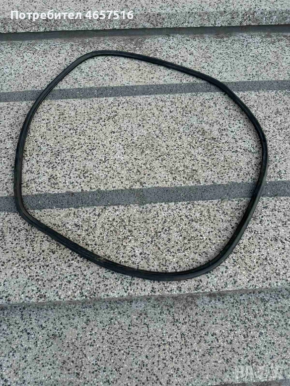 Уплътнение на задна лява врата на Ауди Audi A8 D4 H4 само за 30лв., снимка 1