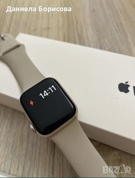 Apple Watch SE 40mm STARLIGHT 2023, снимка 1