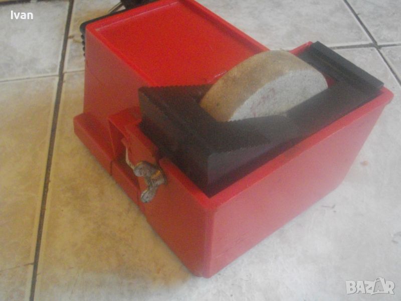 Водно Заточване Мини Шмиргел Бавна Скорост-55 Вата/240 об/мин-ф100мм-Мек Заточващ Камък-Почти Нов, снимка 1