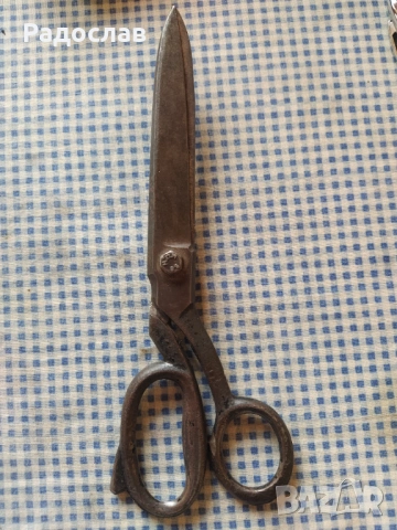 стара кована шивашка ножица