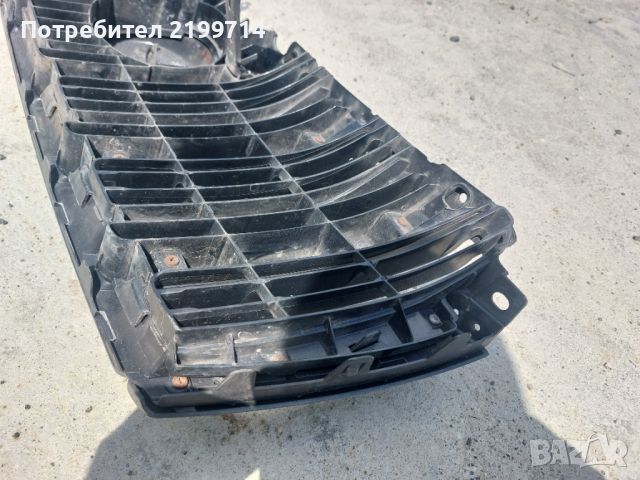 Решетка с емблема за Toyota  Land Cruiser 150 OEM 53114-60080, снимка 4 - Части - 45254013