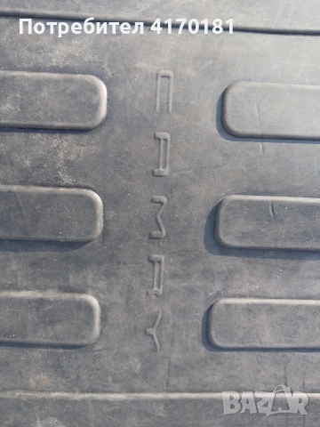 гумена стелка Тойота камри оригинална , снимка 2 - Аксесоари и консумативи - 53875516