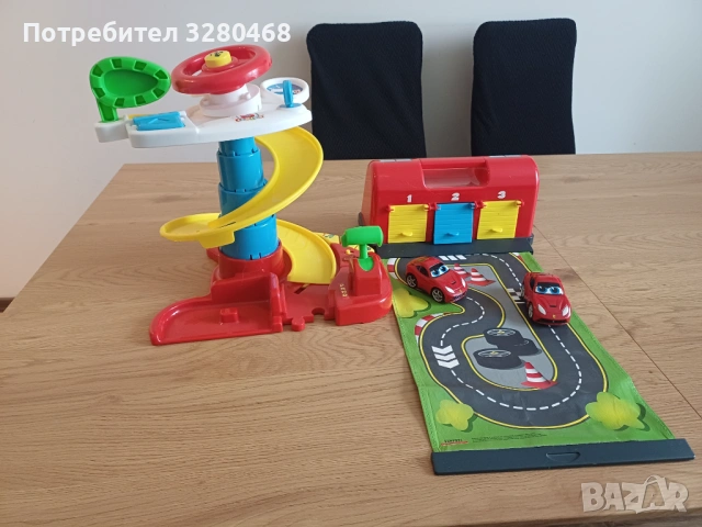 Сгъваема кула+ гараж, снимка 4 - Коли, камиони, мотори, писти - 54052735