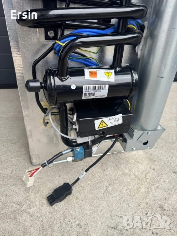 Хладилник Thetford N4142E+ (SLiM) Работи на : 12/220/газ (Свален от чисто нов Кемпер) , снимка 6 - Хладилни чанти - 52507399