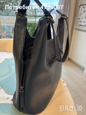 Изключително запазена и качествена кожена дамска чанта. Тъмно синя., снимка 2 - Чанти - 53724265