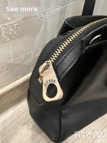 GUESS дамска чанта в черно, снимка 5 - Чанти - 50329160