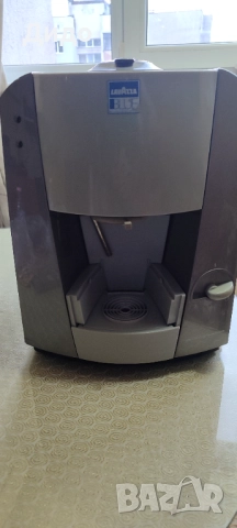 Lavazza кафе машина с капсули, снимка 2 - Кафемашини - 52295194