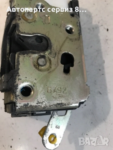 Механизъм за заключване на задна лява врата за Alfa Romeo 147 2004 1.9 JTD Оригинален B792, снимка 2 - Части - 53052299