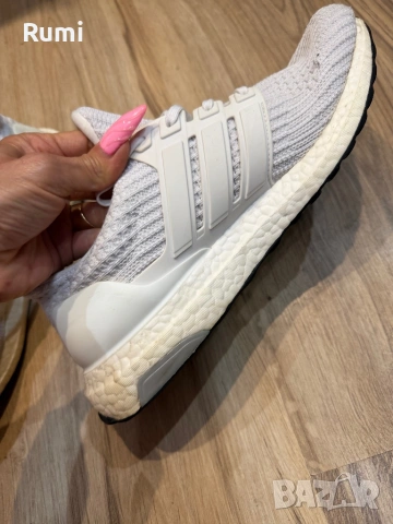 Оригинални маратонки Adidas UltraBoost 4.0! 42,5 н, снимка 5 - Маратонки - 51253684