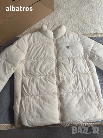 Ново яке GUESS