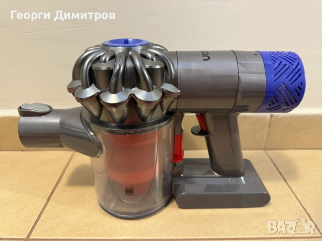 Dyson V6 Безкабелна прахосмукачка - пълен комплект + Laser, снимка 3 - Прахосмукачки - 52956306