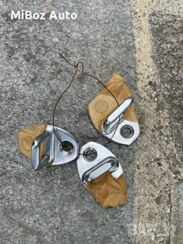 Насрещник врата Фолксваген Голф 5 VW Golf