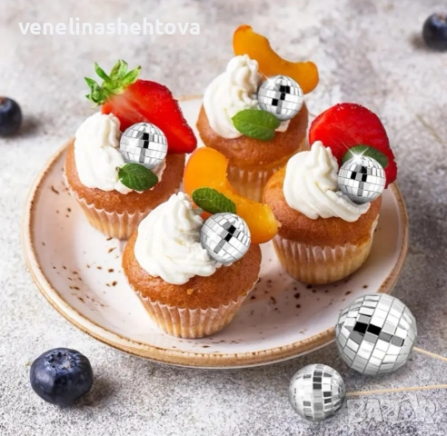 13 броя огледални диско топки на клечка със сребрист топер Happy birthday декорация на торта , снимка 4 - Други - 52938974