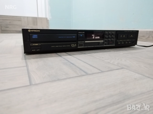 Hitachi CD-401 CD плейър