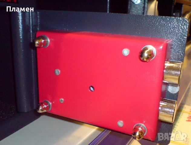 механичен трезор сейф, касa с ключ SIGMA външни размери 230х170х170м, снимка 2 - Други стоки за дома - 43840244