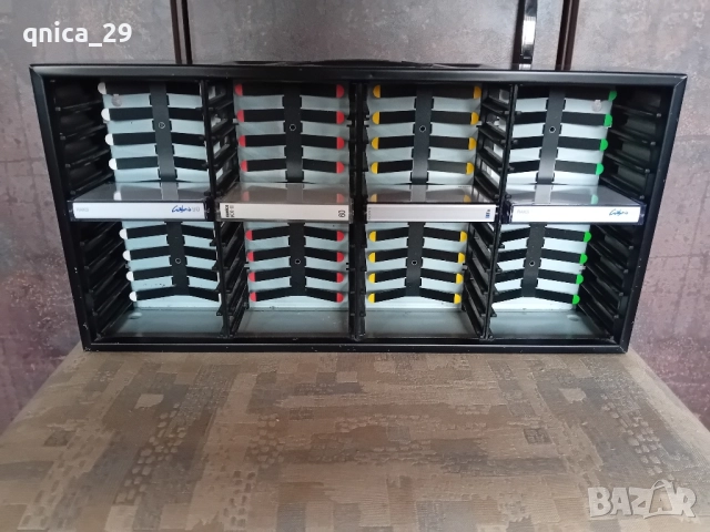 Стелаж за 40 броя аудио касети