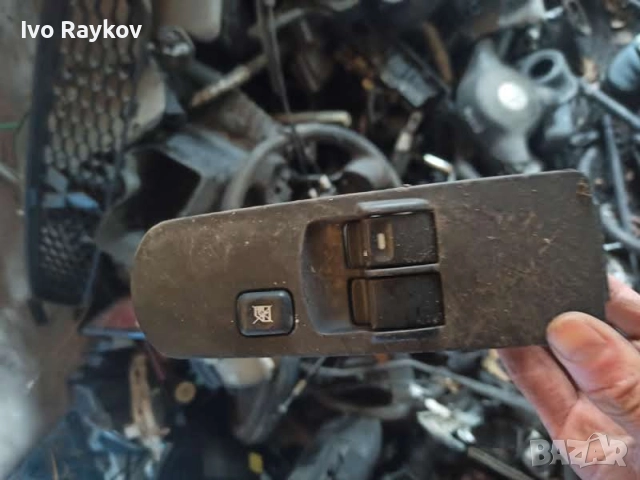 Бутони ел стъкла за Mitsubishi Colt , MR587958 