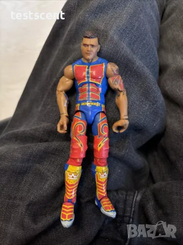 Екшън фигура WWE Dominik Mysterio Доминик Мистерио играчка Elite Series Mattel figure, снимка 4 - Колекции - 48736417