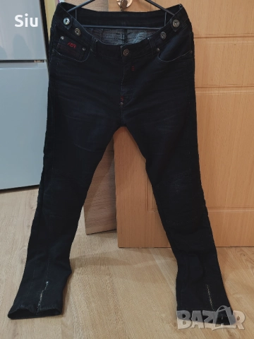 Дамски мото дънки, снимка 4 - Дънки - 52263349