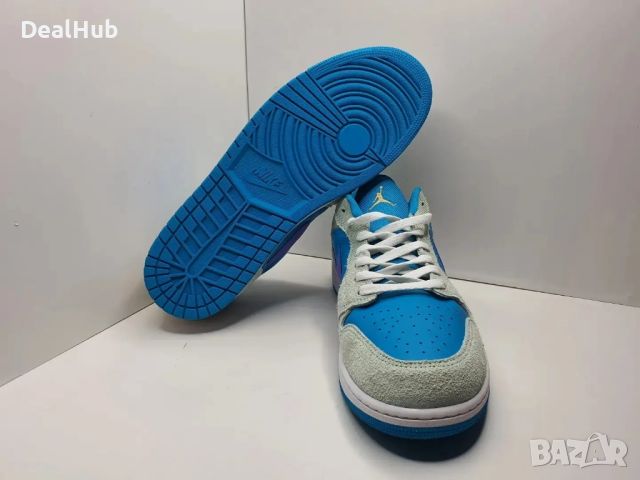 Кецове Nike Air Jordan 1 Low

Чисто нови с кутия.

Размер 48.5 стелка 32 см.

Цена 159 лв., снимка 3 - Кецове - 45913602