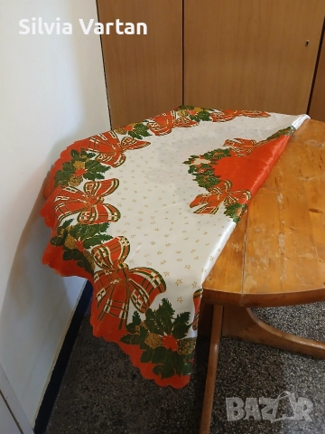 Дървена маса