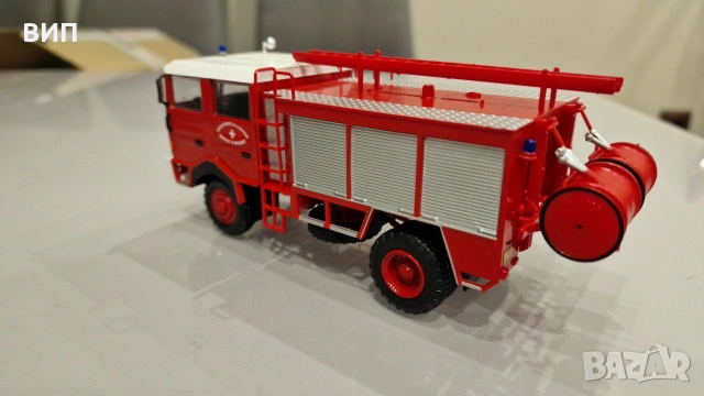 Пожарен автомобил Берлие Berliet 1:43, снимка 3 - Колекции - 54071445