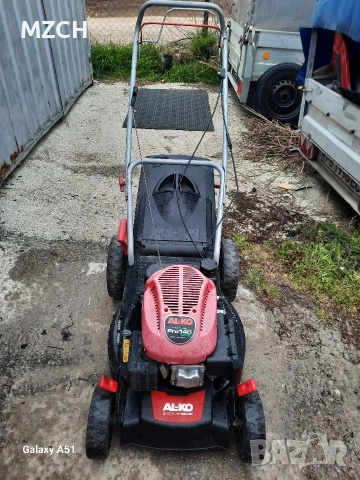 Бензинова косачка за трева. 