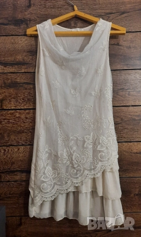 Разкошна бяла рокля с дантела 