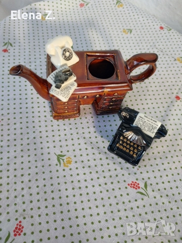 Красив винтидж чайник Crime Writers Desk Cardew, снимка 7 - Колекции - 52860225