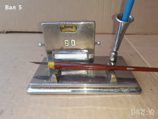 Стар настолен метален датник , календар Германия DRGM, снимка 2 - Антикварни и старинни предмети - 50084484