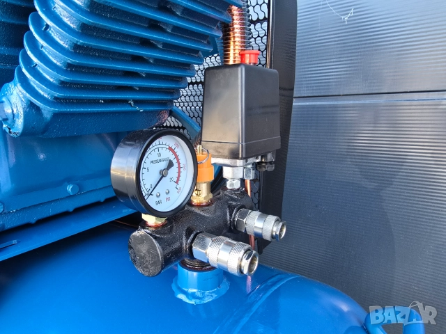 Компресор за въздух 300л.7.5 KW / 10 HР / 12.5 бара. Дебит усилен „TACH -1200л/мин, снимка 8 - Компресори - 52293037