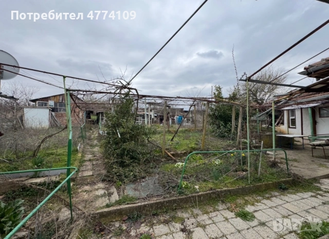 Продава се къща с двор 540 кв.м в с. Присово, снимка 5 - Къщи - 53936155