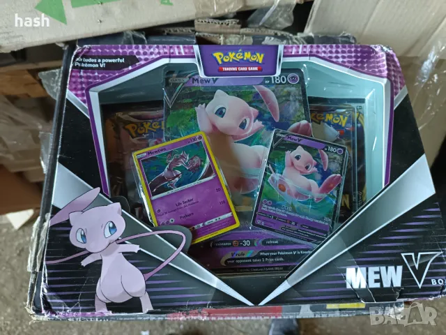 Pokemon V-Box Mew - 2 кутии за 60 лв., снимка 3 - Други - 49273719