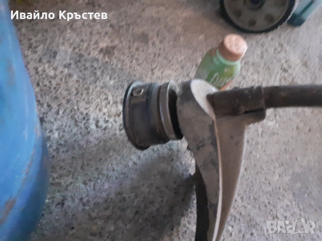 Продавам бензинов тример, снимка 3 - Градинска техника - 54243029