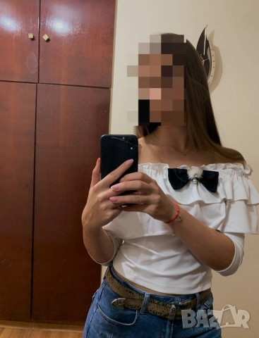 Дамска блузка с голи рамена