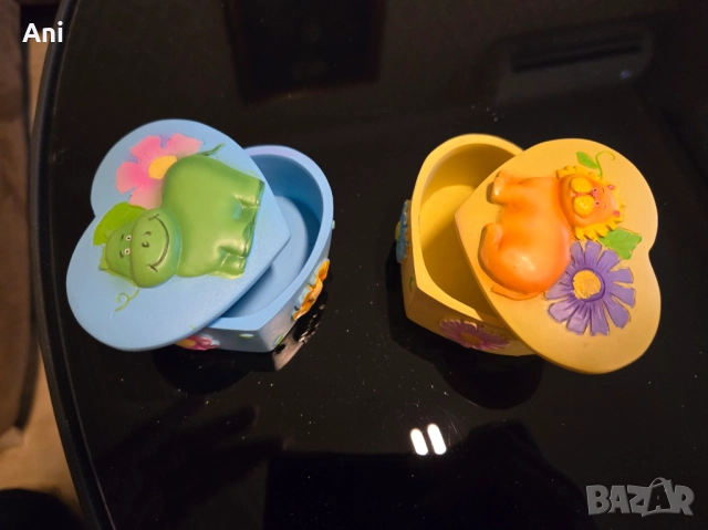 Малки бижутерки под формата на сърце