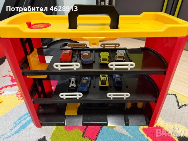 Детски паркинг гараж с колички и подвижни механизми, снимка 2 - Коли, камиони, мотори, писти - 52127626