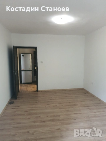 Собственик продава без посредник тристаен в кв.Иван Вазов гр.София топ място, снимка 5 - Апартаменти - 53855104