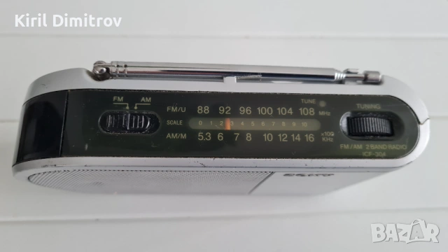 Sony ICF-304, снимка 3 - Радиокасетофони, транзистори - 53903675