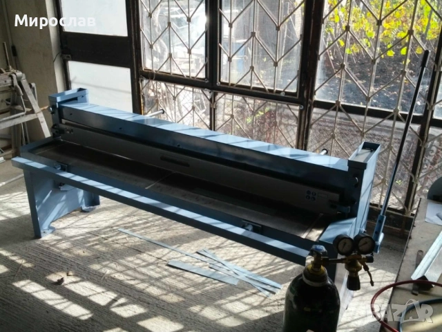 Гилотина за рязане на ламарина, ръчна, 2050х1,25мм, снимка 2 - Други машини и части - 53918661