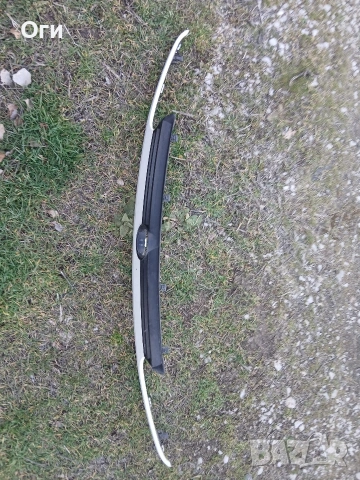 Лайсна и решетка за Фолксваген Голф 3, снимка 2 - Части - 53636451