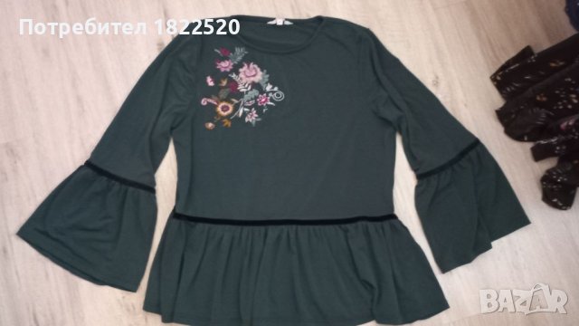 Ефектна зелена блуза с къдрици и бродерия , снимка 1 - Тениски - 46040715